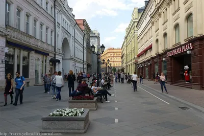 Никольская улица @elenakrizhevskaya | Cidade, Predios, Rua