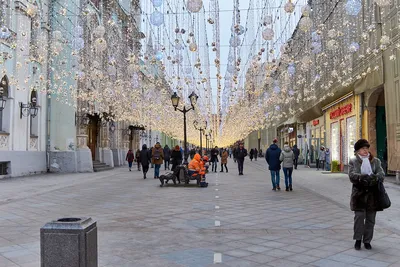 Празднично украшенная Никольская улица в Москве Decorated Nikolskaya street  in Moscow Stock Photo | Adobe Stock