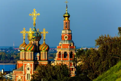 картинки : Нижний Новгород, Кремль, Россия, Башня, Novgorod, весна, улица,  dmitrievskaya tower, nizhny novgorod kremlin, bolshaya pokrovskaya street,  окно, Дорога, Инфраструктура, окрестности, публичное место, дорожное  покрытие, здание, Смешанное ...