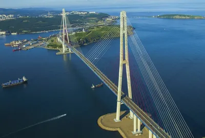 Вид с дрона современного низководного моста через море во Владивостоке,  Stock Footage Включая: владивосток и мост - Envato Elements