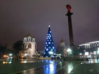 СВИДАНИЕ НА МАЯКЕ on Instagram: \"Ночной Калининград. Пересечение Ленинского  пр. и ул.Театральной Наш город красив и днем и ночью😍  #романтикакалининград #свиданиевкалининграде  #организацияпраздниковкалининград #романтика #сюрприз #любовь ...