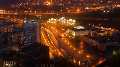 Ночной Красноярск в отражении🌃 Отмечайте нас на фото и мы опубликуем их в  своей новостной ленте. Фотограф: @aleynikovaoks | Instagram