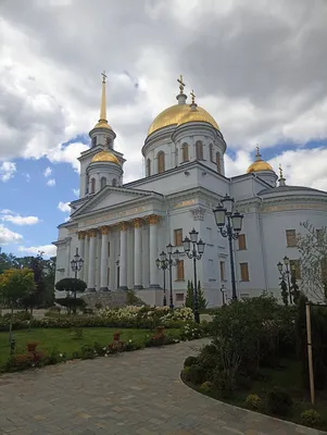 Прогулка в Ново-Тихвинский монастырь в Екатеринбурге. Посещение  архитектурной жемчужины города -Храма А.Невского. | Серебристый ландыш |  Дзен