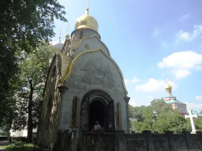 Новодевичий монастырь в Москве...