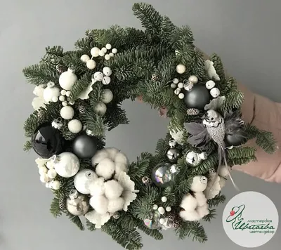 Купить Новогодний венок на дверь с доставкой по Томску: цена, фото, отзывы.