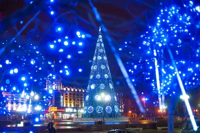 Огни новогоднего города»: как ночью выглядит праздничный Калининград