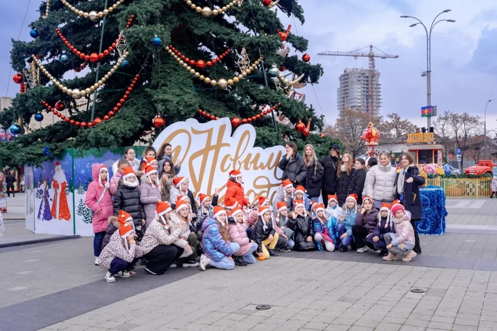 Новогодний центр Сочи запечатлели с высоты птичьего полёта | 22.12.2020 | Сочи - БезФормата Новогодний центр Сочи запечатлели с высоты птичьего полёта | 22.12.2020 | Сочи - БезФормата