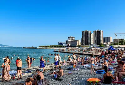 Пляж Кристалл, Новороссийск. Краснодарский край. - «🏖Немноголюдный пляж  даже в сезон, с самой мелкой галькой в Новороссийске💙Кафе на пляже, фото  меню с ценами🍕🍟🍔» | отзывы