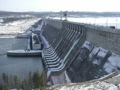 Новосибирская ГЭС увеличивает сбросы воды