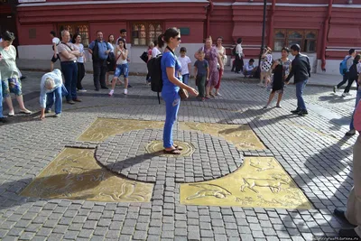 Файл:Хабаровск площадь Ленина Памятный знак Нулевой километр Федеральной  автомобильной дороги Чита-Хабаровск.jpg — Википедия