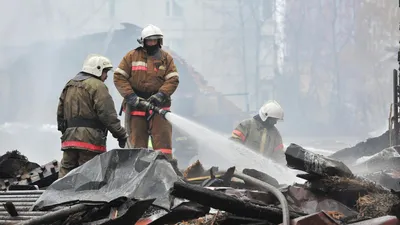 В одном из сгоревших в Кемеровской области домов нашли тела троих погибших  - РИА Новости, 07.05.2022