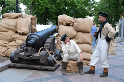 Книга Оборона Севастополя. 1941-1943. Сражение за Кавказ. 1942-1944 -  купить военного дела в интернет-магазинах, цены на Мегамаркет | 49728