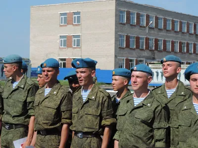 350 омских военнослужащих 242 учебного центра ВДВ приобщилось Святых  Христовых Таин | Омская Епархия