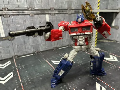 Hasbro Transformers Legacy United Voyager Class Animated Universe Optimus  Prime 7-in Action Figure | GameStop