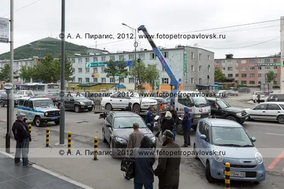 Кто из водителей грузовых автомобилей нарушил правила стоянки: ПДД онлайн  экзамены и тесты 2024 категории СД/CD с ответами и пояснениями.