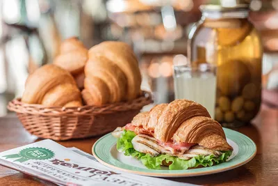 The Importance of Shadows In Food Photography | Food photography lighting,  Food photography studio, Food photography props