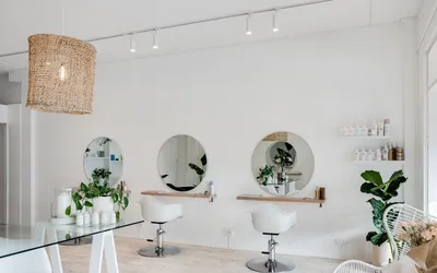 Какое освещение должно быть в салоне красоты или парикмахерской? — новости  компании «Светлофон»