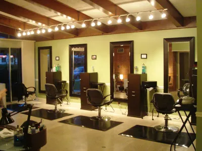 Какое освещение должно быть в салоне красоты или парикмахерской? — новости  компании «Светлофон»