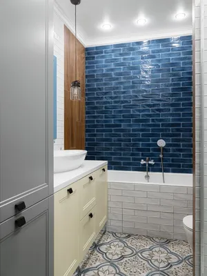 освещение ванной в квартире хрущевке | Relaxing bathroom, Blue bathroom  tile, White bathroom tiles