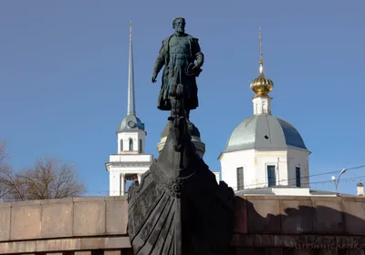 Памятник афанасию никитину в Твери фото фотографии