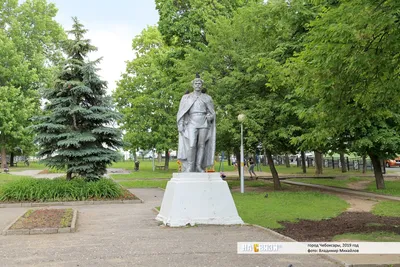 Памятник Чапаеву. Последние дни на старом месте