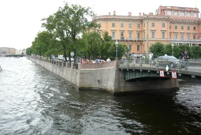 Памятник Чижику-Пыжику. Санкт-Петербург. На карте, где находится, фото,  видео, отели рядом, как добраться на Туристер.Ру