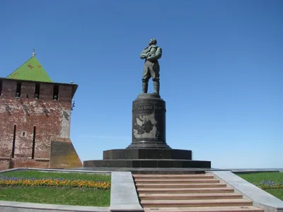 В Нижнем Новгороде начали реставрировать один из символов города — памятник  Валерию Чкалову 9 декабря 2019 года - 9 декабря 2019 - nn.ru