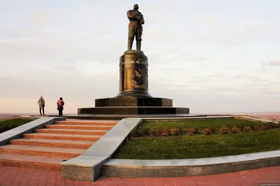 В Нижнем Новгороде начали реставрировать один из символов города — памятник  Валерию Чкалову 9 декабря 2019 года - 9 декабря 2019 - nn.ru