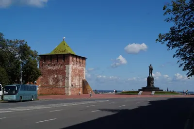 Памятник Чкалову отреставрировали в Нижнем Новгороде