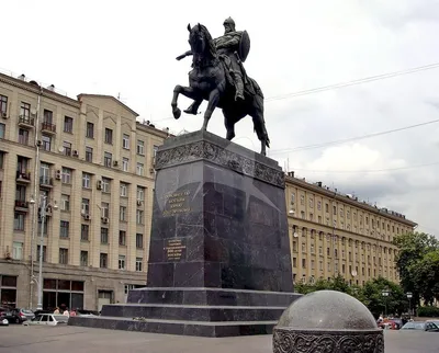 Памятник Основателю Москвы Юрию Долгорукому, Москва. Карта, фото, как  добраться – путеводитель по городу на MsMap.ru