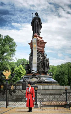 Памятник Екатерине II в Санкт-Петербурге