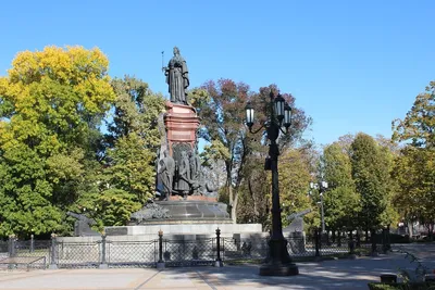 Памятник Екатерине II в Краснодаре - Достопримечательность