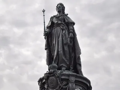 Площадь Островского и памятник Екатерине II. | Пикабу