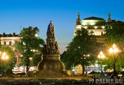 Малоизвестная деталь очень известного памятника в центре Петербурга |  Дотошный турист | Дзен