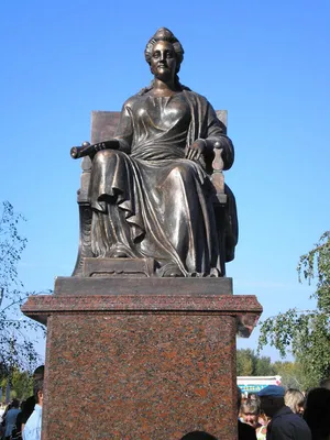 В Горном университете открыли памятник императрице Екатерине II - YouTube
