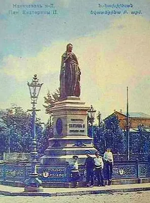 Памятник великомученице Екатерине и Триумфальная арка: информация и фото,  где находится Памятник великомученице Екатерине и Триумфальная арка