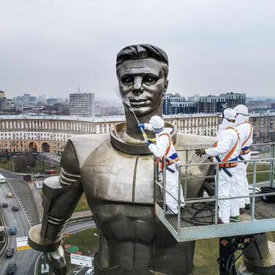 Памятник Юрию Гагарину в Москве на Ленинском проспекте изготовлен на  Балашихинском литейно-механическом заводе - Рамблер/новости