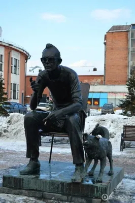 Иркутск отметил 100-летие Леонида Гайдая хороводом. Фото и видео