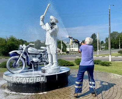 Памятник честному гаишнику в Белгороде - фото, отзывы 2024, рейтинг,  телефон и адрес