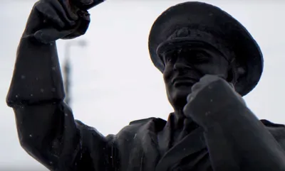 Памятник честному гаишнику возглавил рейтинг необычных скульптур | Новости  | ОТР - Общественное Телевидение России
