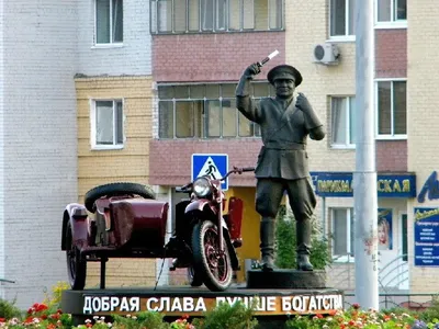 В Белгороде привели в порядок памятник честному гаишнику - МК Белгород