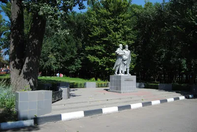 В Белгороде открыли обновлённый памятник самому честному гаишнику — FONAR.TV