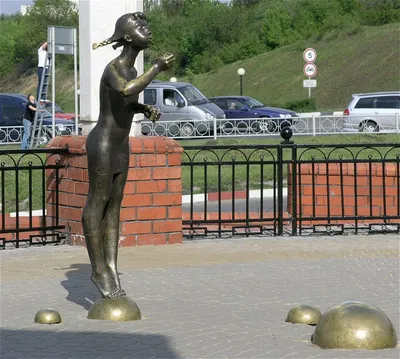 В Белгороде поставили памятник честному гаишнику - KP.RU