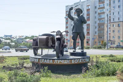 Гаишник, оштрафовавший сам себя, \"Фредди Крюгер\" и другие забавные памятники  Белгорода | Уникальная Россия | Дзен