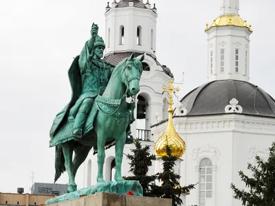 Памятник Ивану IV Васильевичу Грозному, жанровая скульптура, Орёл,  Богоявленская площадь — Яндекс Карты