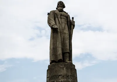 Памятник Ивану Сусанину в Костроме - Памятники и мемориалы в Костроме