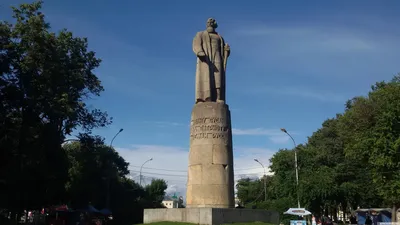 На колени: памятник Сусанину и Михаилу Романову поставят в центре Костромы  | Кострома