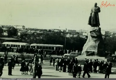 Опасная трещина на постаменте памятника Хабарову разрушает символ города  (ФОТО; ВИДЕО) — Новости Хабаровска