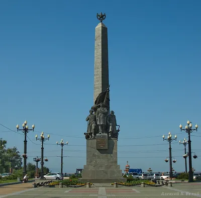 Опасная трещина на постаменте памятника Хабарову разрушает символ города  (ФОТО; ВИДЕО) — Новости Хабаровска