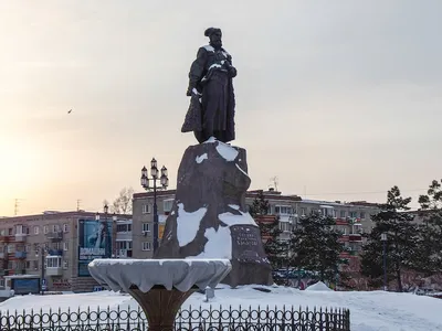 01.09.2021. Россия. Хабаровск. Памятник Ерофею Хабарову + привокзальные  фонтанчики - YouTube